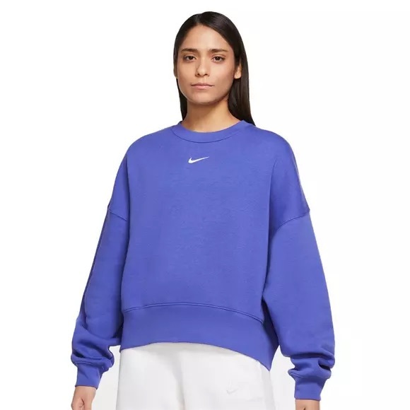 Nike Sweaters - Nike Sports Essential Women's Fleece Crew (S)